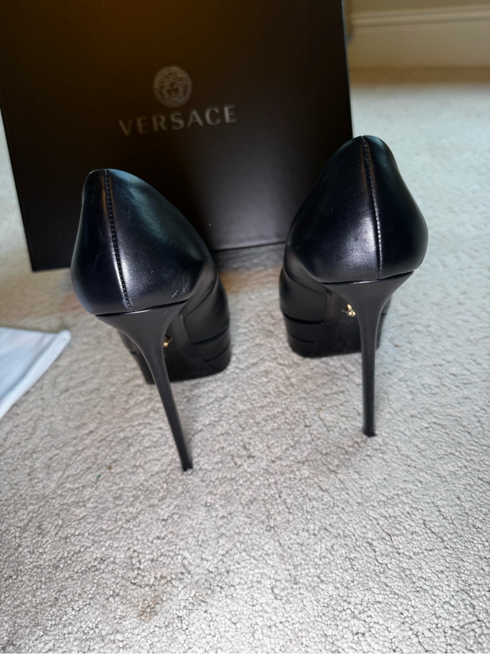 Versace Black Leather Pointed Pumps with Gold Medusa Size 6 - Picture 6 of 10